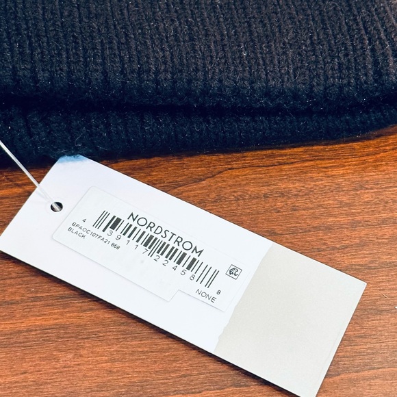 Black & Gold Metallic Soft Acrylic Knit Beanie OS - Picture 3 of 5